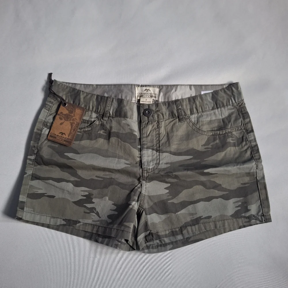Commander Riggs  twill short‎ women's Green Camo size 2